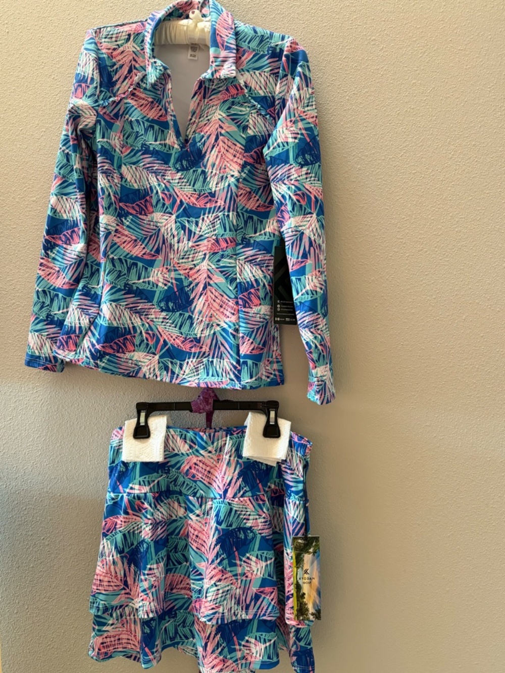 Kyodan 2  pc. Tennis/Golf/Paddle ball colorful outfit